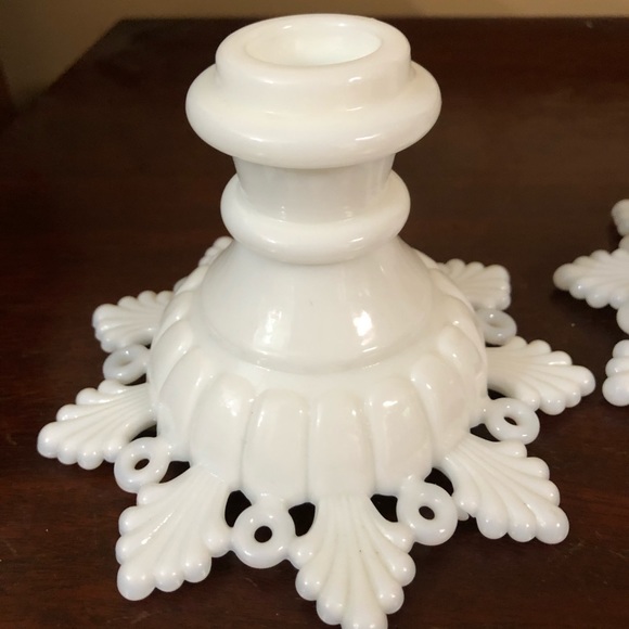 Vintage Westmoreland Ring and Petal Candleholders - Picture 4 of 8